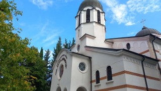 Близо 5 000 старозагорци празнуват имен ден днес, на Димитровден
